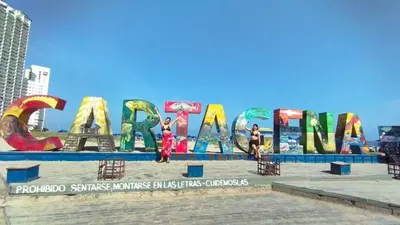 a large sign that saysomedosa samples injuries in usps citiesobjects at Apartamento Central Frente al Mar Cartagena in Cartagena de Indias
