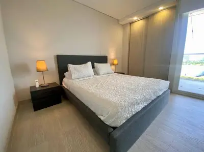a bedroom with a large bed and a window at MQ 1006 Cartagena, Playa cercana in Cartagena de Indias