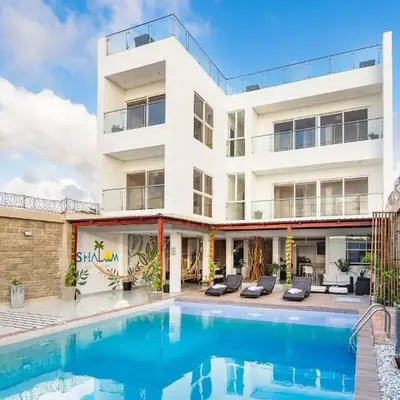 Amazing Beach House 13BR w/Pool & Staff