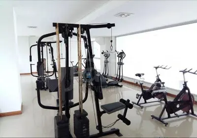 a gym with several exercise bikes in a room at Apto en Cartagena de Indias in Cartagena de Indias