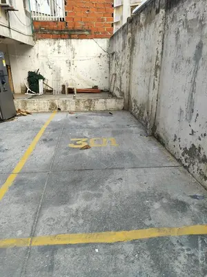 an empty parking lot with a parking sign on it at APARTAMENTOS LOS MANGLARES marbella in Cartagena de Indias