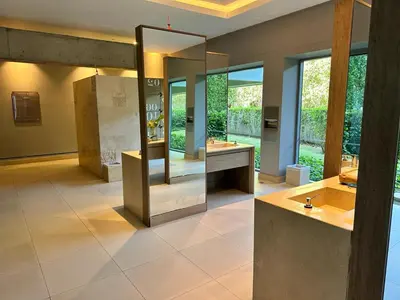 a bathroom with two sinks and a large mirror at LUXURY APARTAMENT, MORROS ECO VISTA AL MAR. in Cartagena de Indias