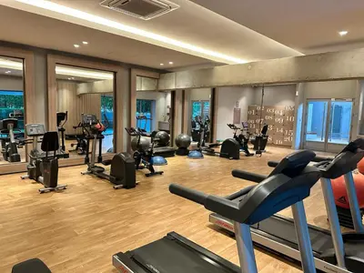 a gym with a bunch of exercise equipment in it at LUXURY APARTAMENT, MORROS ECO VISTA AL MAR. in Cartagena de Indias
