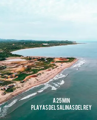 an aerial view of a beach and the ocean at Moderno apto low cost 15 min CC buena vista 2 TV con parqueadero comunal in Barranquilla