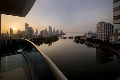 a view of a river in a city with buildings at Un espacio sofisticado en medio de El Laguito Edificio Poseidon del Caribe in Cartagena de Indias