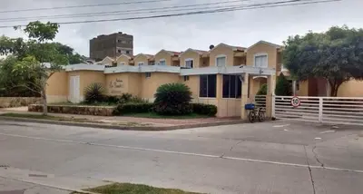 a large house on the side of a street at Habitación Estrella de Mar in Barranquilla
