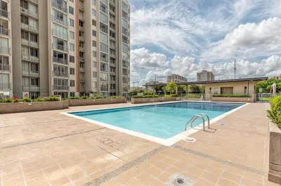 an image of a swimming pool at a apartment complex at Loft en Nrt de Barranquilla - Piscina - Mall 3 Min in Barranquilla