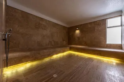 an empty room with a tub and a window at Edificio Morros 3 in Cartagena de Indias