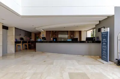 an empty lobby with a counter in a building at Apartamento de lujo en Cartagena Seaway935 - Morros in Cartagena de Indias
