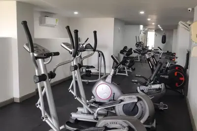 a gym with several exercise bikes in a room at Apartamento en Cartagena de Indias, Edificio Morros 3 in Cartagena de Indias