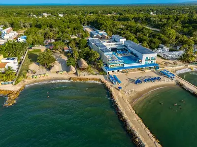 an aerial view of a resort on the beach at Villa con piscina privada en coveñas sucre in Coveñas