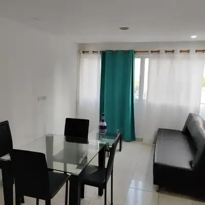 EM3-1G APARTAMENTO DE 1 HAB EN ZONA RESIDENCIAL AIRE ACONDICIONADO Wifi Y PARQUEADERO