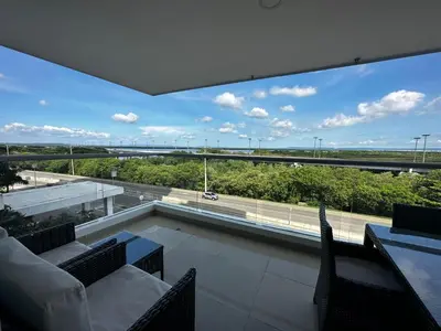 a living room with a view of a highway at Apartamento con Salida al Mar en Condominio Turístico y Hotel Sonnesta Cartagena, in Cartagena de Indias