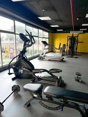 a gym with several exercise bikes in a room at Apartamento La Plazuela Barranquilla in Barranquilla