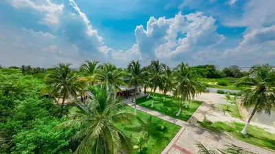 an aerial view of a resort with palm trees at Villa de lujo frente al mar en Tierra Bomba in Cartagena de Indias