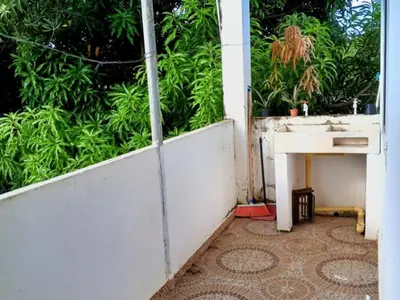 an open door to a bathroom with a sink at Apartamento sereno, cerca al mar in El Porvenir