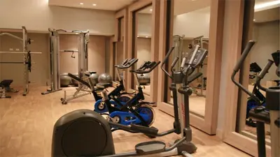 a gym with a bunch of exercise bikes at Apartamento Cartagena in Cartagena de Indias