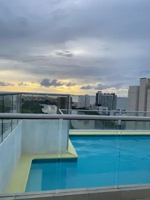 a swimming pool on the roof of a building at Apto para vacaciones en familia in Cartagena de Indias