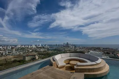 a view of a city from the top of a building at Cabrero Centro Tropical - Con vista al mar in Cartagena de Indias