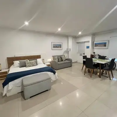 Hermoso apto estudio en la ciudad amurallada!