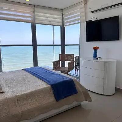 MC 1303- beach front apt- Morros City top location