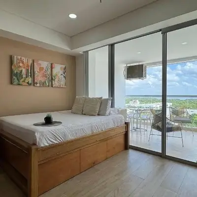Loft familiar con balcón y piscina CB840