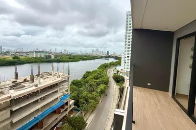 a view of a river from the balcony of a building at Lujoso y Nuevo Cerca al Centro/ Piscina Panorámica in Cartagena de Indias