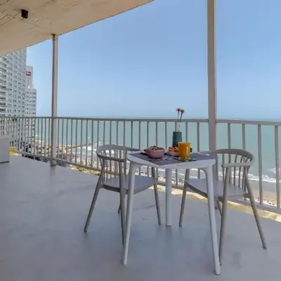 HBE-P4 Penthouse Lujoso de 4 Habitaciones Frente al Mar con Wifi