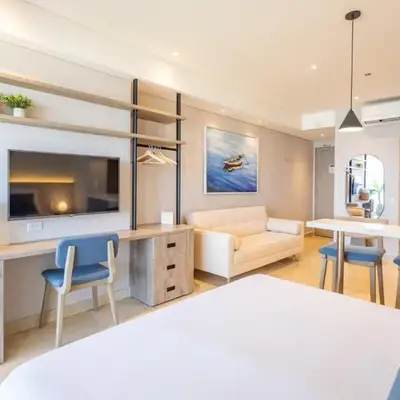 Cosy seaside studio with sunset view