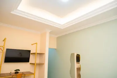 a living room with a skylight in the ceiling at Apartamento cerca a Getsemaní in Cartagena de Indias