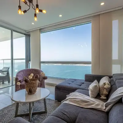 Laurhomes Laguito Floor 33