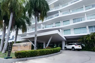 a white car parked in front of a building at Elegante Apartamento en Cartagena con salida al Mar, Morros Epic in Cartagena de Indias