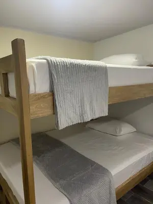 a couple of bunk beds in a room at Hotel Casablanca in Galapa