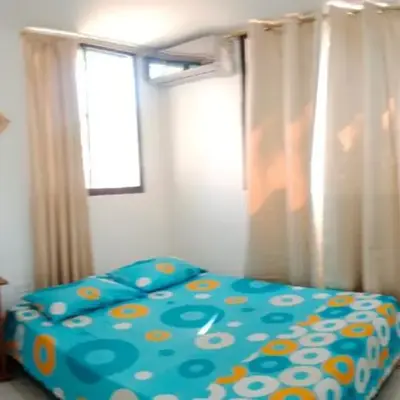 Habitación con aire y piscina