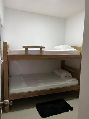 a room with two bunk beds in a room at Edificio K in Cartagena de Indias