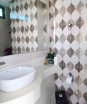 a bathroom with a sink and a mirror at Dúplex Frente al Mar cerca C.Amurallada in Cartagena de Indias