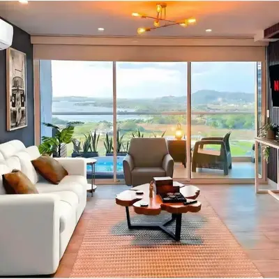 Dominique Luxury - 1 BR - Private Jacuzzi - 13th Floor