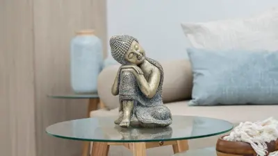 a statue of a woman sitting on a table at Suite romántica con terraza lounge y vista panorámica CB834 in Cartagena de Indias