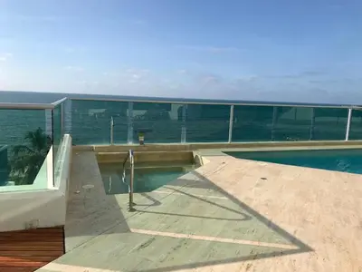 a swimming pool on the roof of a building at Cartagena Excelente Apartamento in Cartagena de Indias