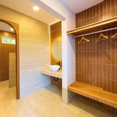 a bathroom with a sink and a mirror at Stanza Del Mar in Coveñas
