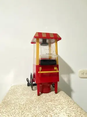 a lego train toy sitting on a table at Cómodo & Económico Apartamento para 4 pax en La Boquilla in Cartagena de Indias