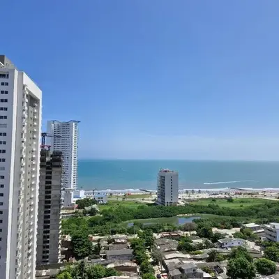 Alojamiento Nuevo en Piso 24 con WiFi Rápido y Vista al Mar