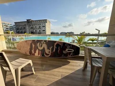 a skateboard sitting on top of a balcony at Vista a Laguna cristalina + 2 alc + parking in Cartagena de Indias