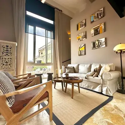 by Calamari Homes - Porvenir 407 - Walled city
