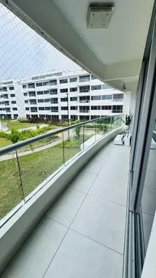 an empty balcony with a view of a building at Apartamento cómodo en Conjunto residencial Castelo Cartagena in Cartagena de Indias