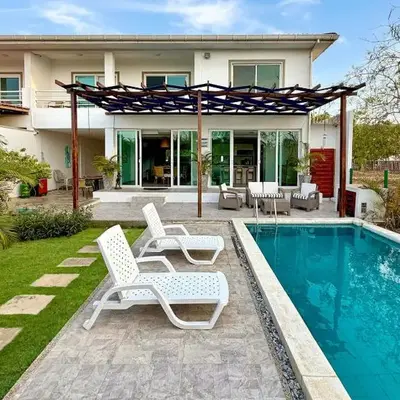 Vacation Home Escape & Villa with pool