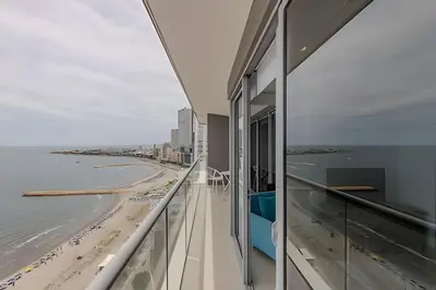 a balcony with a view of the ocean at Espectacular Vista al Mar en Morros City piso 19 in Cartagena de Indias