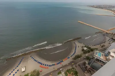 an aerial view of a beach and the ocean at Lujoso Apto de 2 Habitaciones Piso 32- Morros City in Cartagena de Indias