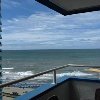 Apartamento en Bocagrande con vista lateral al mar ICDI