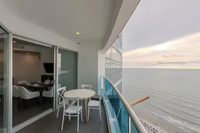 a view of the ocean from the balcony of a cruise ship at Espectacular vista al mar - Infinito 2502 in Cartagena de Indias